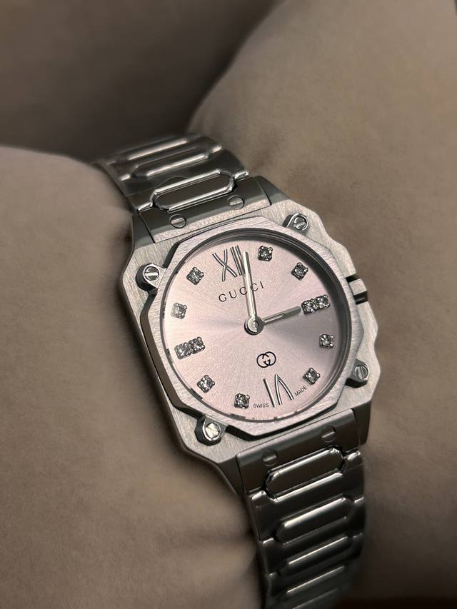 Gucci G-Flat series women's watch Model number: Ya166501 Case diameter: 24mm, pi