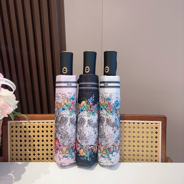 Dior 迪奥 三折自动折叠晴雨伞 时尚原单代工品质 细节精致 看得见的品质 打破一成不变 色泽纯正艳丽！