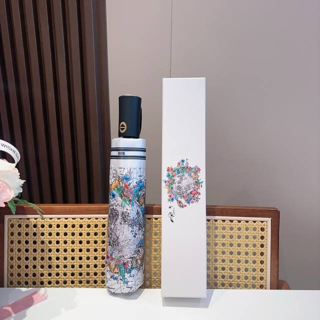 Dior 迪奥 三折自动折叠晴雨伞 时尚原单代工品质 细节精致 看得见的品质 打破一成不变 色泽纯正艳丽！
