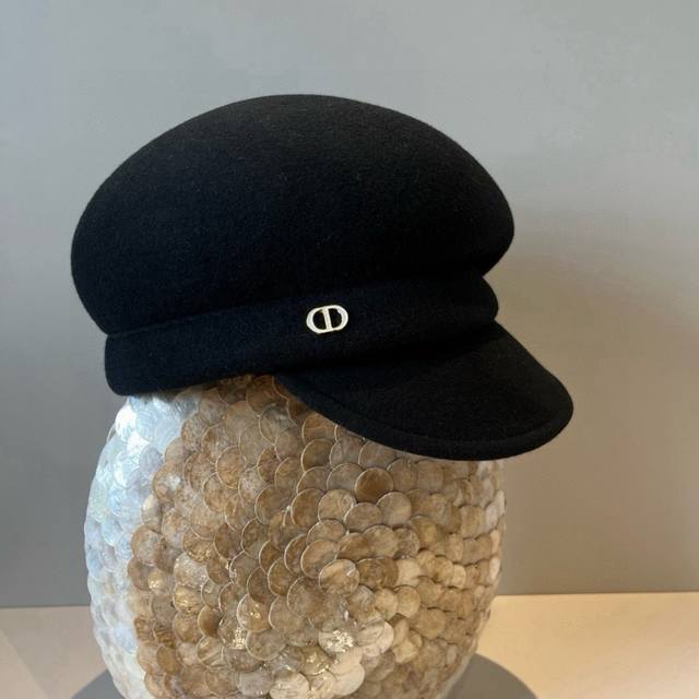 Black Dior Dior autumn and winter new wool duckbill military cap, 100% wool fabr Black Dior Dior autumn and winter new wool duckbill military cap, 100% wool fabr