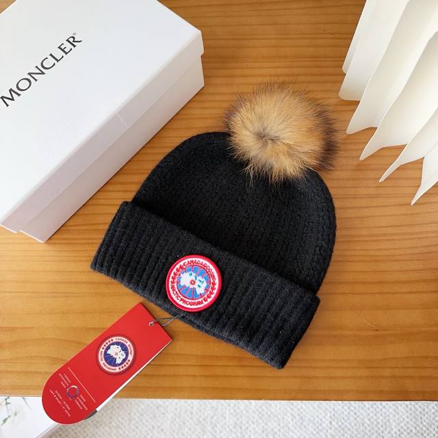 Canada Goose Canada Goose winter warm cashmere beanierabbit wool material, thick