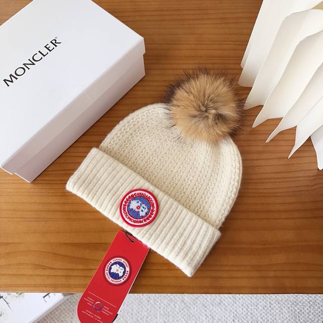 Canada Goose Canada Goose winter warm cashmere beanierabbit wool material, thick