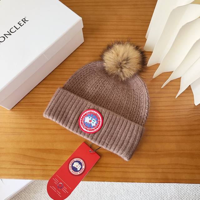 Canada Goose Canada Goose winter warm cashmere beanierabbit wool material, thick