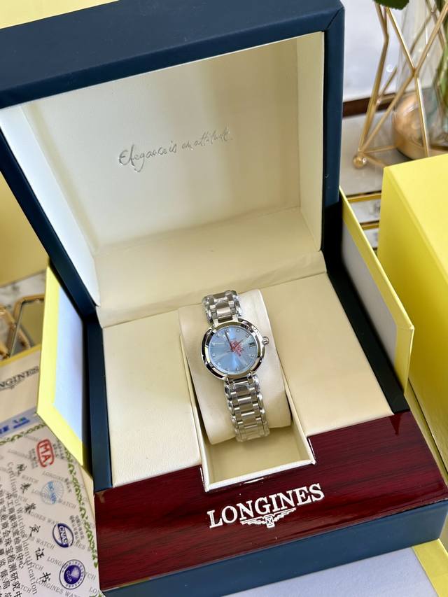 配图片同款包装 Longines浪琴心月女表强势回货，只出高版本，一块精致的手表可以增加人的时尚魅力与气质，彰显品质的生活，我们出品的浪琴心月采用316L精钢材