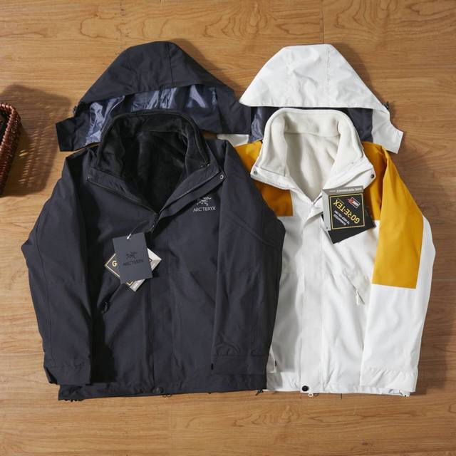 New Arc'teryx 3-in-1 outdoor jacket! features a printed silver reflective logo,