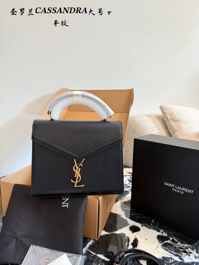 Yves Saint Laurent briefcase celebrity style _The briefcase is really versatile, Yves Saint Laurent briefcase celebrity style _The briefcase is really versatile,