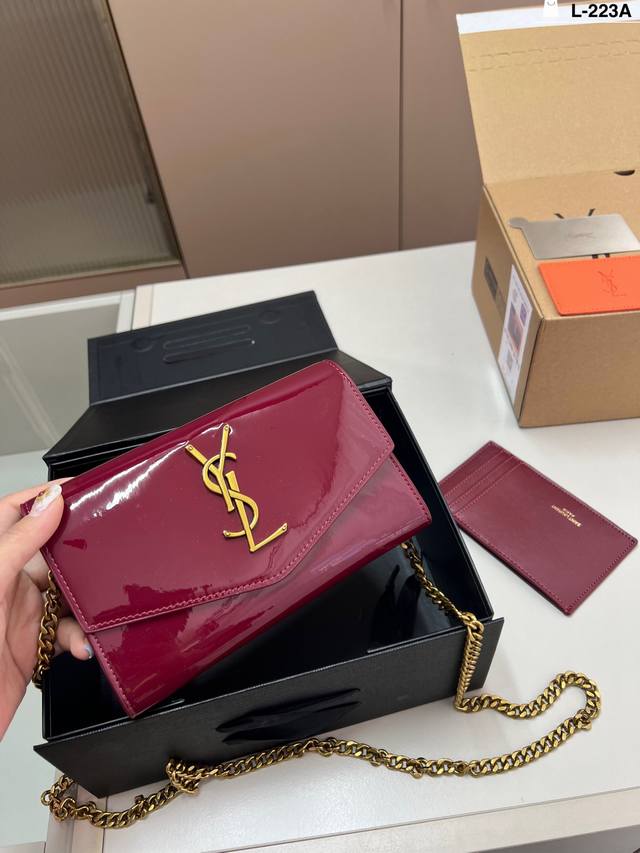 With mirrorYSL envelope bagClassic bag recommendation! Versatile and very elegan With mirrorYSL envelope bagClassic bag recommendation! Versatile and very elegan