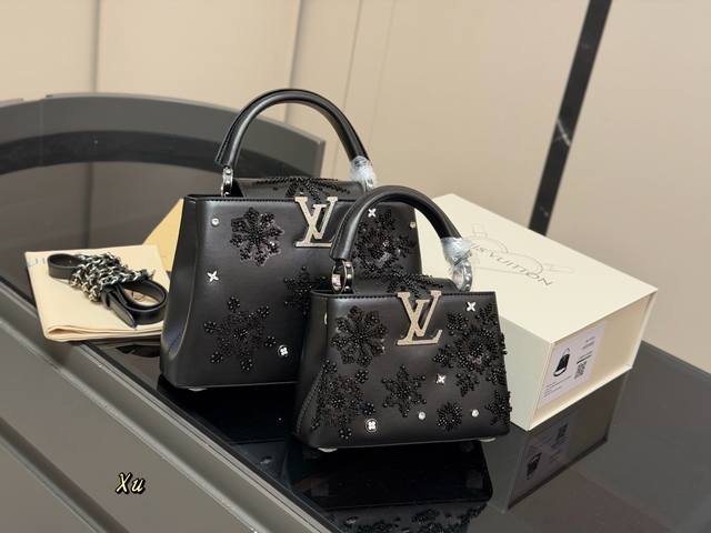 配折叠盒 Size 21.15Cm 27.18Cm Lv Capucines手袋 全粒纹Taurillon牛皮裁制 感觉低调 但有奢华质感 ！！