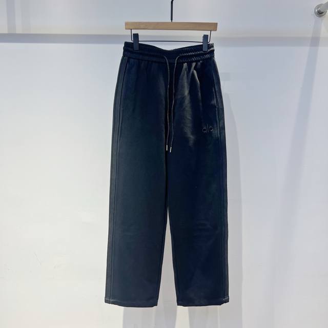 Alo 2025 Early Fall new runway trousers. This year's latest custom sweatpants fa