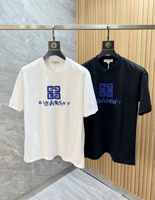 Give 纪梵希 2025春夏新品 三标齐全 圆领短袖T恤 好货不用过多介绍 看细节 专柜码数：M-4Xl 175 140建议L
