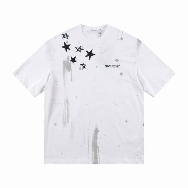 价格p： 一首起批.散单+10 款式：2025新款纪梵希短袖T恤 材质：高版本300G双纱精梳棉 尺码： S～Xl 颜色：黑 白 款号：H1023