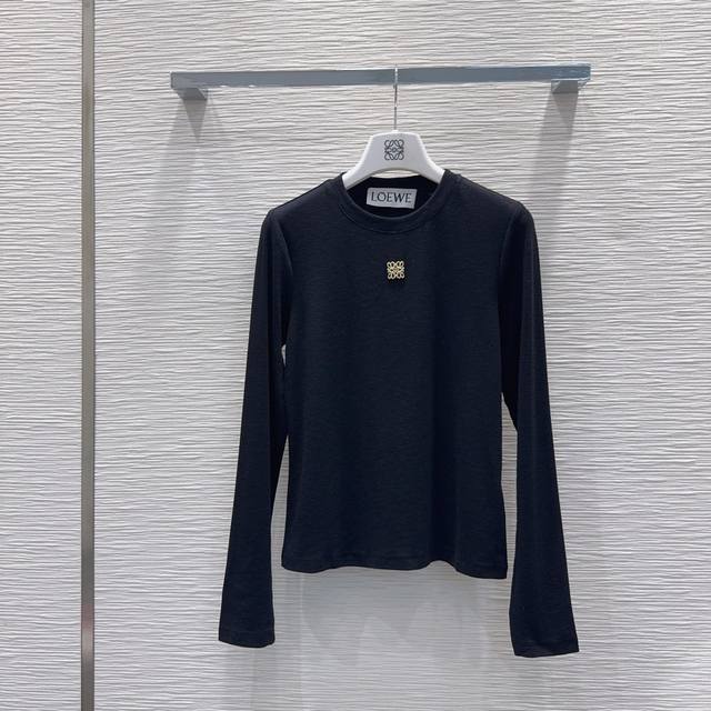 Loe W*E2025Fw新款T恤 密度很高手感超好 真的费劲心血的一款！！细节完美常规版型！上身完全不挑人简单大方，瞬间提升气质 爆款推荐，Sml S后中长5