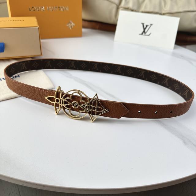 L0Uis Vuitt0N 今季新品 驢家女士原單腰帶 寬度25毫米 定制帆布面搭配荔枝紋底 全新開模標識搭扣 多種顏色可供選擇. 雙面用 百搭款
