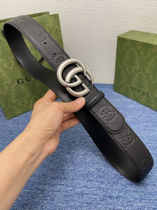 55098 Gucci 经典款进口原厂印花面 搭配原版皮底 精品钢扣 宽4.0 Cm 经典永不过时款 潮流大方 时尚百搭 55098 Gucci 经典款进口原厂印花面 搭配原版皮底 精品钢扣 宽4.0 Cm 经典永不过时款 潮流大方 时尚百搭