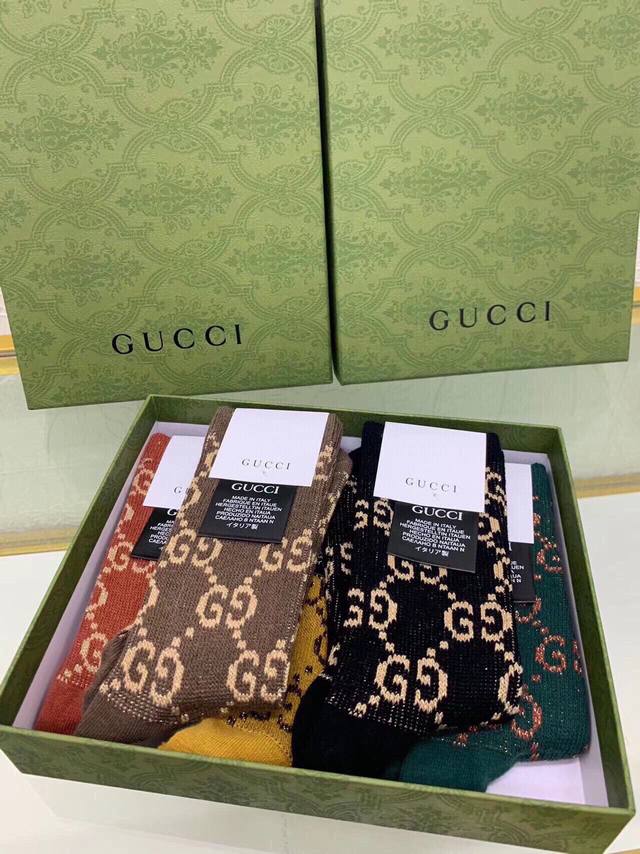 Special Gucci classic mid-calf women's socks, one box of five pairs of counter-s Special Gucci classic mid-calf women's socks, one box of five pairs of counter-s