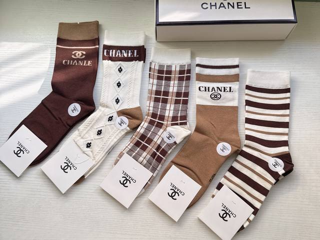 Special Chanel Chanel Chi new stockings, a box of five pairs of jacquard classic Special Chanel Chanel Chi new stockings, a box of five pairs of jacquard classic