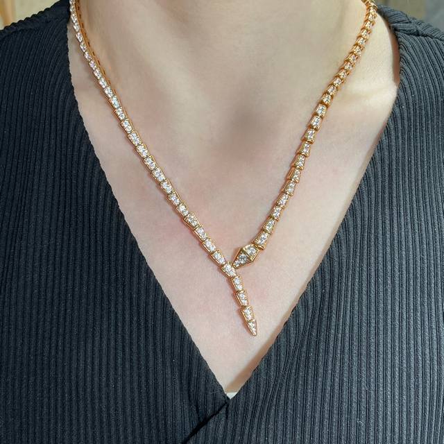 V gold-plated high-end precision version Bulgari full diamond thin snake necklac V gold-plated high-end precision version Bulgari full diamond thin snake necklac