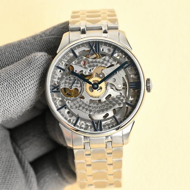 帝王品质，时间诠释一切 天梭Tissot 1853杜鲁尔镂空系列腕表 搭载天梭独有的手动上弦机芯 拱形抗划伤蓝宝石表镜 带双层防炫目涂层 316L精钢表壳 直径