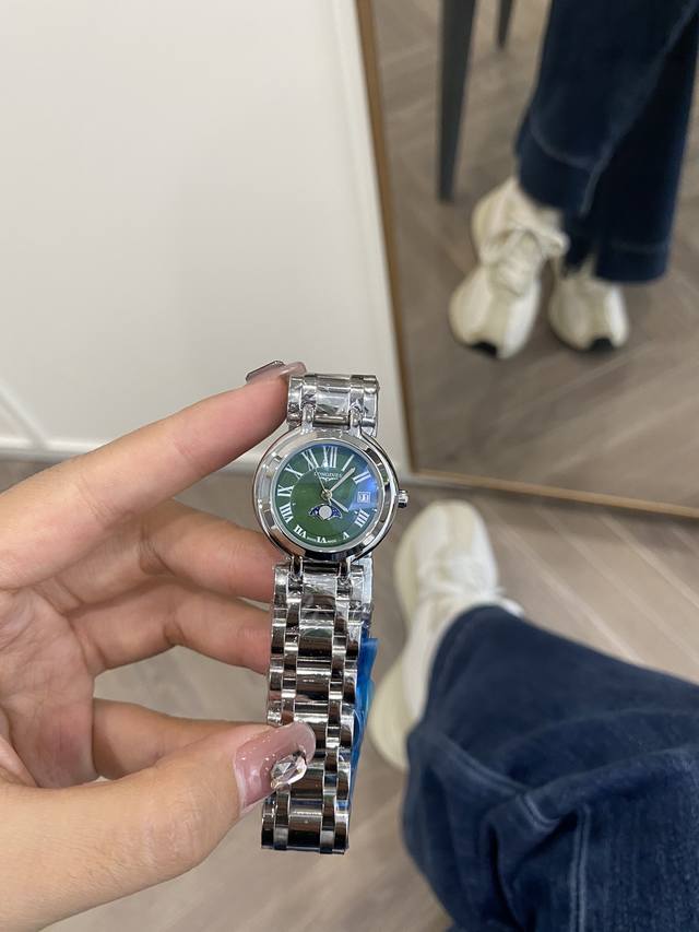 The latest model of Longines Heart Moon series is shipped to brighten up the su