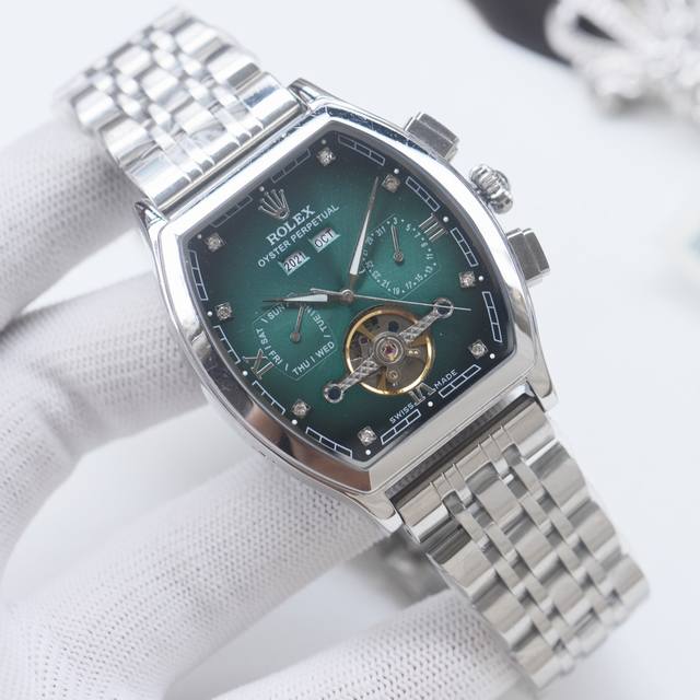白 金790品牌：劳力士-Rolex 类型：男士腕表 壳套：顶级版316精钢L 表带：316精钢表带 机芯：全自动进口机械机芯 镜面：矿物质防刮镜面玻璃 尺寸：