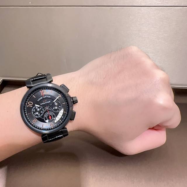 Lv Lv Louis Vuitton Tambour Evolution Chronograph Style Features: Rugged and mas