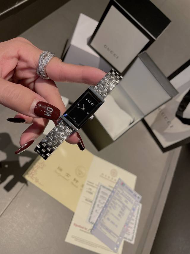 Hot-selling Chanel Spring model Gucci original design square dial 17X36mm overa Hot-selling Chanel Spring model Gucci original design square dial 17X36mm overa