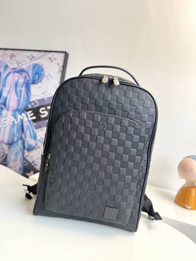 顶级原单 芯片版 半钢五金 N40501独家实拍!Avenue 双肩包为Ahx Damier Infini 皮革含蓄铺陈棋盘格纹,于商务和休闲场合展露儒雅风范。 顶级原单 芯片版 半钢五金 N40501独家实拍!Avenue 双肩包为Ahx Damier Infini 皮革含蓄铺陈棋盘格纹,于商务和休闲场合展露儒雅风范。