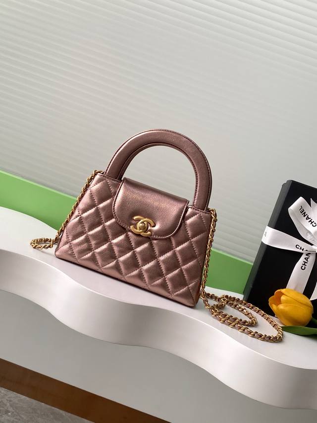 25C Kelly Lambskin Bag. Fashion is cyclical; the highly sought-after vintage Kel