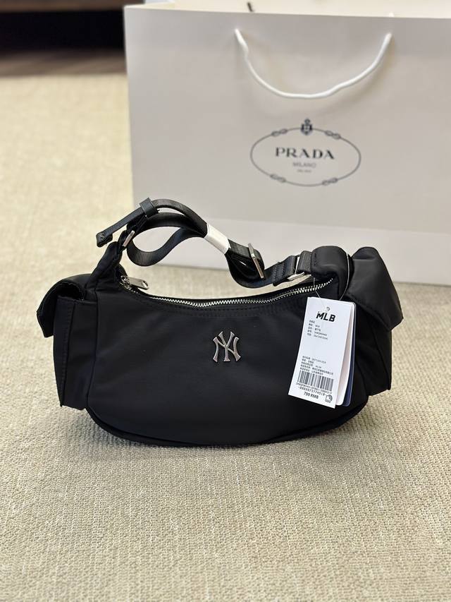 Original fabric Mlb motorcycle bag, unisex underarm bag, couple style, celebrity