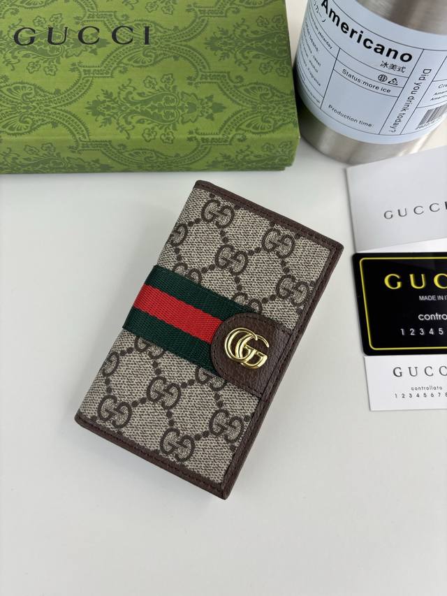 Guccl 官网同步新款！Ophidia系列～卡包钱包，采用Gg Supreme 猪皮纹搭Pvc配以标志性双G 五金唛头，经典著作红绿色织带，高端棉布拉链～精制