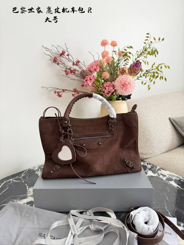 Balenciaga Suede Motorcycle Bag (Ddd) This Balenciaga City series suede motorcyc