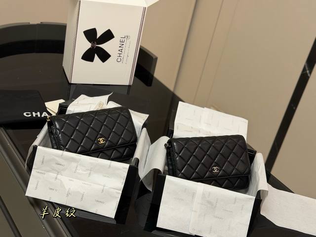 配折叠盒飞机盒 Size ：19*12Cm 香奈儿经典发财包 Woc 品质很不错！ 包包有卡位 有暗袋！很实用！