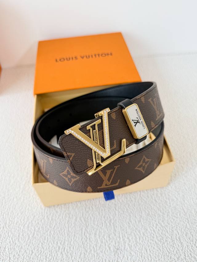 Product Name: Louis Vuitton Belt - Original Single Belt Model: Hook, Classic Pur Product Name: Louis Vuitton Belt - Original Single Belt Model: Hook, Classic Pur