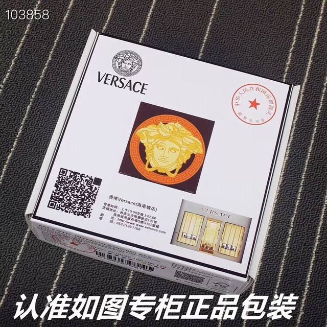 品名：范思哲.Ver..Sace镶钻 型号：认准如图专柜包装，赠送打孔器 材料：百分百头层牛皮，保证真皮。专柜同等质量， 送人自用首选 包装： 请认准如图专柜包