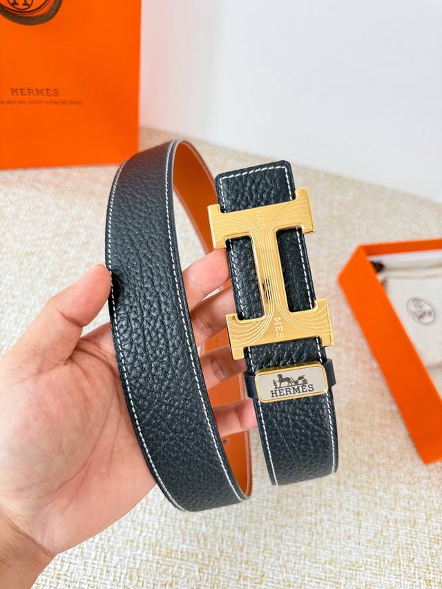 品名: 爱玛仕.Hermes腰带 皮带 原单 型号:挂扣,经典纯钢材质扣头,双面头层牛皮,图片实物拍摄 材料:双面头层牛皮,挂扣系列,纯钢材质扣头,镀钯电镀工艺 品名: 爱玛仕.Hermes腰带 皮带 原单 型号:挂扣,经典纯钢材质扣头,双面头层牛皮,图片实物拍摄 材料:双面头层牛皮,挂扣系列,纯钢材质扣头,镀钯电镀工艺