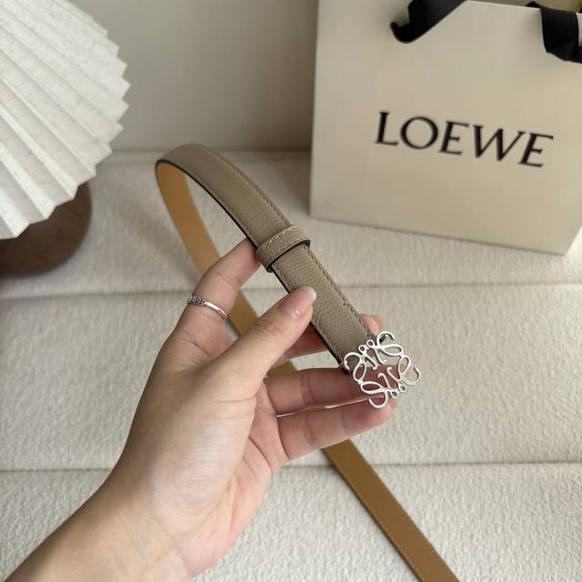 High-volume release: Loewe pebbled leather belt. Anchor buckle, 2.0cm wide, 5-ho