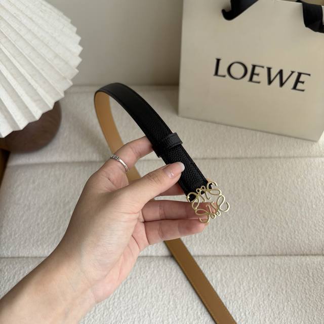 High-volume release: Loewe pebbled leather belt. Anchor buckle, 2.0cm wide, five High-volume release: Loewe pebbled leather belt. Anchor buckle, 2.0cm wide, five