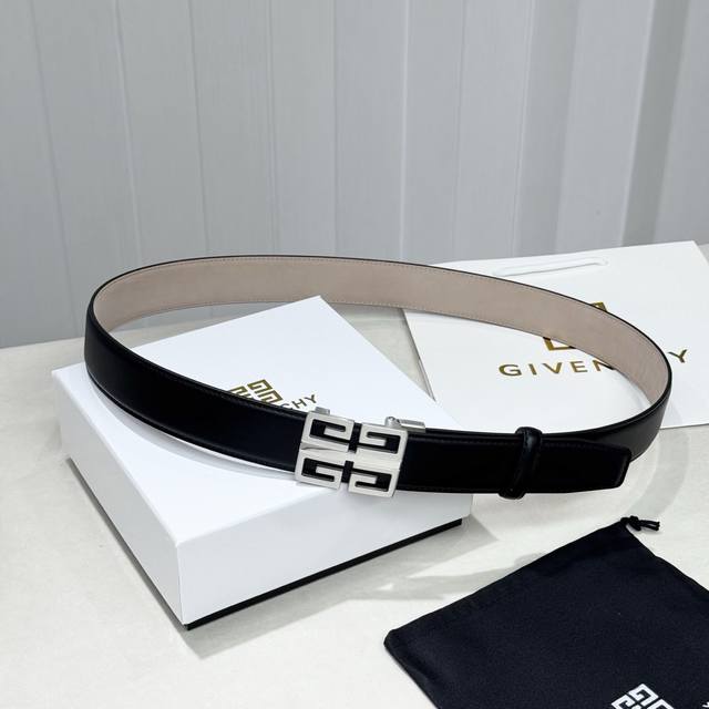 Givenchy. Suitable for both business casual and formal wear! 3.5cm latest buckle