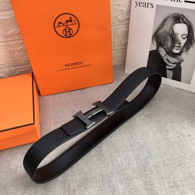 配送专柜全套礼盒包装。爱马仕男款精品 精致荔枝纹原版皮底，双面头层牛皮 &原版纯钢特色扣，双头尾设计，彰显独特风格，双色可双面使用 宽度：38毫米