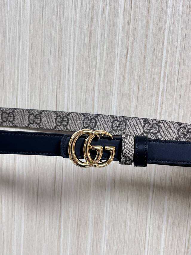 The Fall/Winter 2025 collection reimagines the distinctive Gg Marmont series. Th The Fall/Winter 2025 collection reimagines the distinctive Gg Marmont series. Th