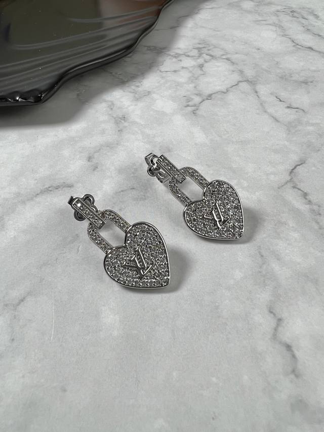 Lv Earrings Ddd Lv Earrings Ddd