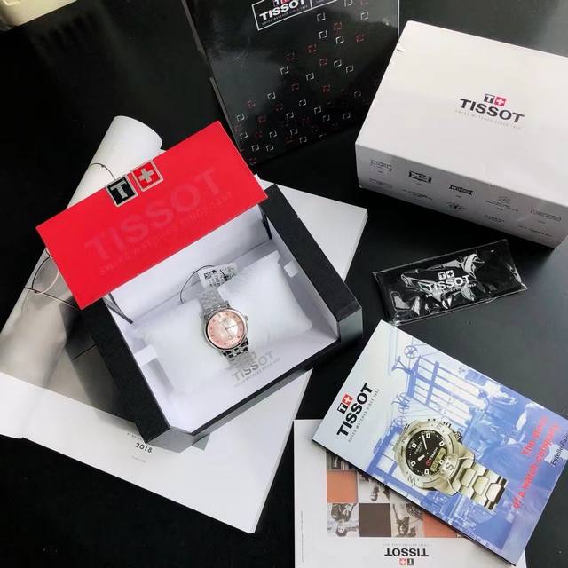 天梭 新款卡森臻我简约表盘刻度石英钢带女表T122系列，今年目前的广告款，这个系列的特点是非常实用哒 就是这款表壳采用了圆弧收线的设计，既能显得纤薄，又增加了佩