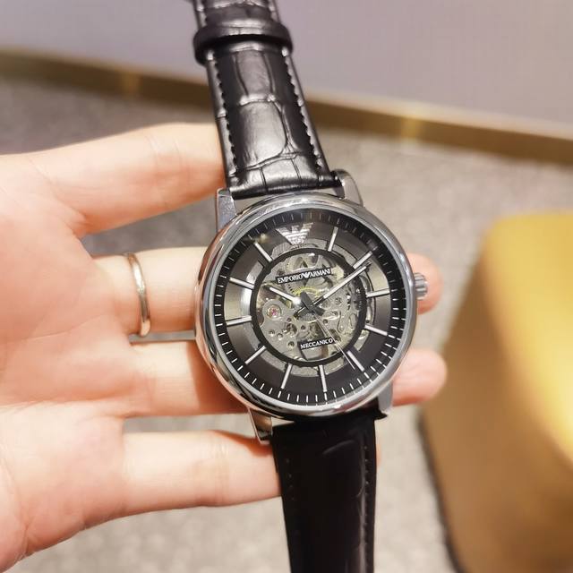 阿玛尼－Emporio Armani优雅男士腕表 ，全自动机械机芯，超强矿物质镜面 ，真空电镀，精密防水 ，走时精准，直径：45Mm，厚度：13Mm，高端大气上