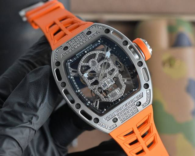 The latest upgraded version of the Richard Mille RM052 series skull watch featur