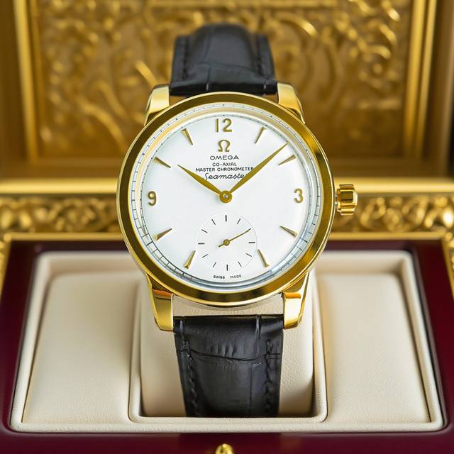欧米茄 Omega 海马系列 1948腕表 重磅来袭！欢迎品鉴！ 独家定制8806至臻天文台一体机芯，纹理、结构、摆轮位置和镂空均与原版一致，运转美态清晰可见，