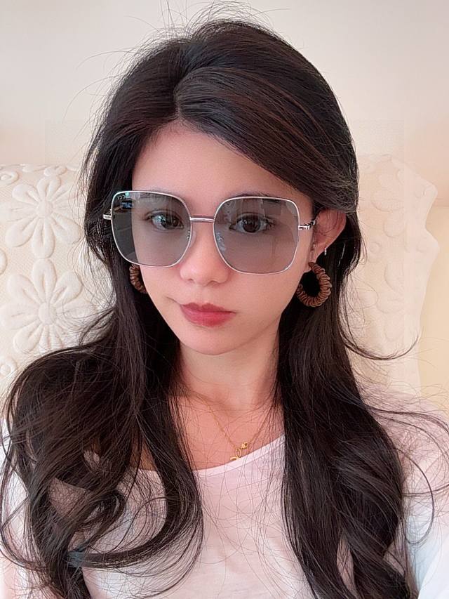Gucci 2025 Spring New Sunglasses - Popular among online influencers for their st Gucci 2025 Spring New Sunglasses - Popular among online influencers for their st