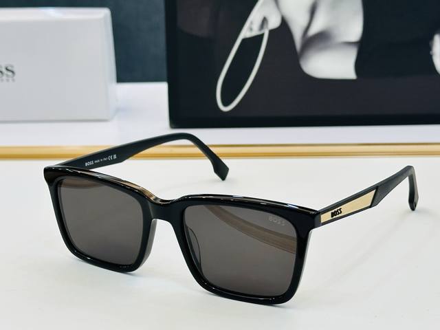 Boss1827 Size: 55mm (18-145mm) Classic and timeless frame design, suitable for a Boss1827 Size: 55mm (18-145mm) Classic and timeless frame design, suitable for a
