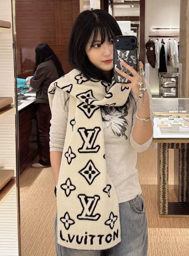 Louis Vuitton Logo Design Wool Scarf 88% Wool 12% Nylon 180X25 Ddd