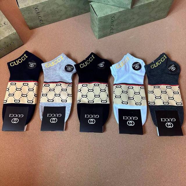 特 Gucci 古奇G家新品男款短袜 一盒五双 G家专柜同步短袜，提花经典标志，超级Nice，实物超漂亮，超火爆小单品，大牌出街，潮人必备超好搭