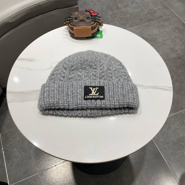 Louis Vuitton Baseball Cap, new LV beanie, heavily crafted for a high-end and so Louis Vuitton Baseball Cap, new LV beanie, heavily crafted for a high-end and so